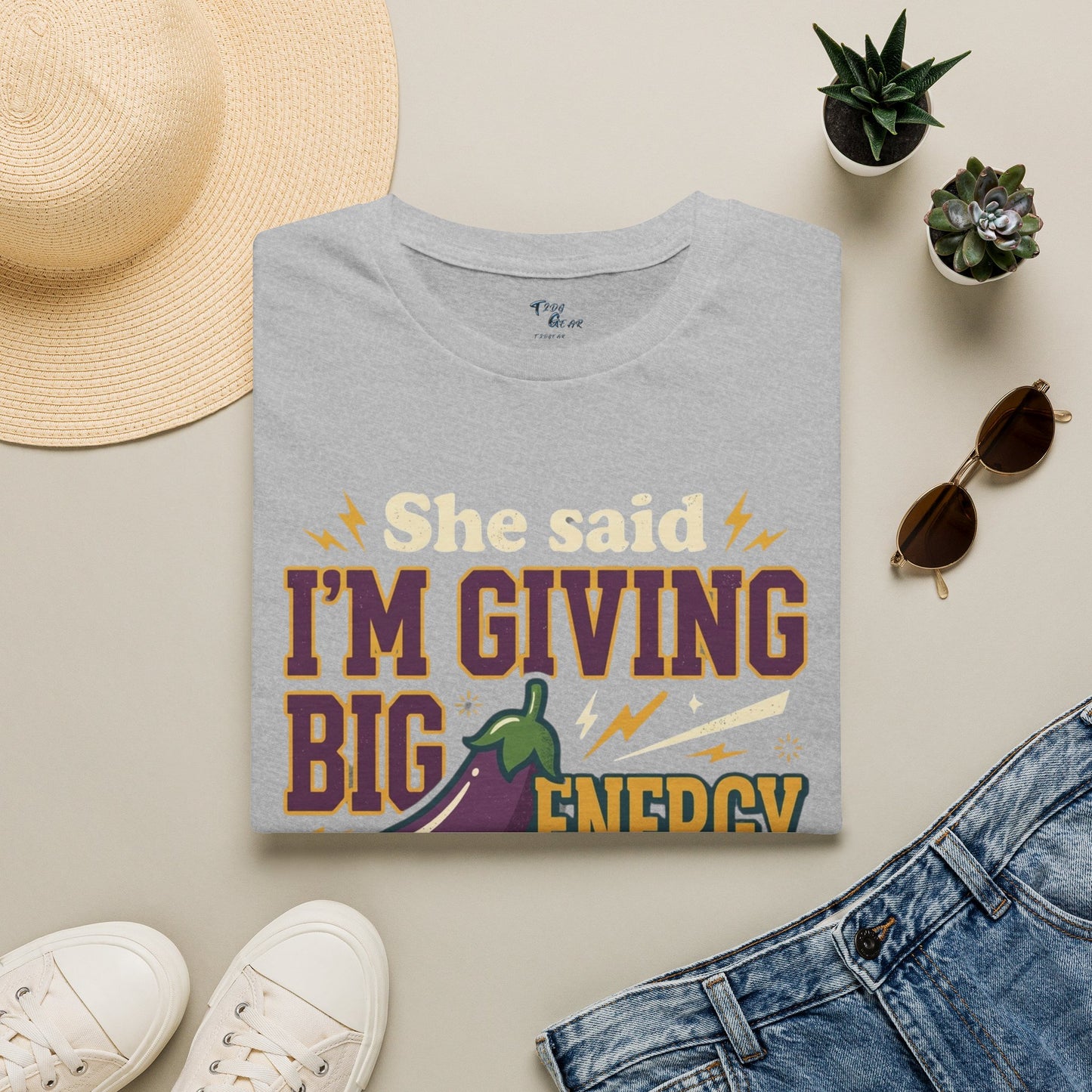 "It's Giving" Graphic Tee