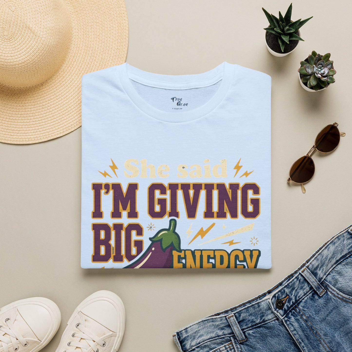 "It's Giving" Graphic Tee