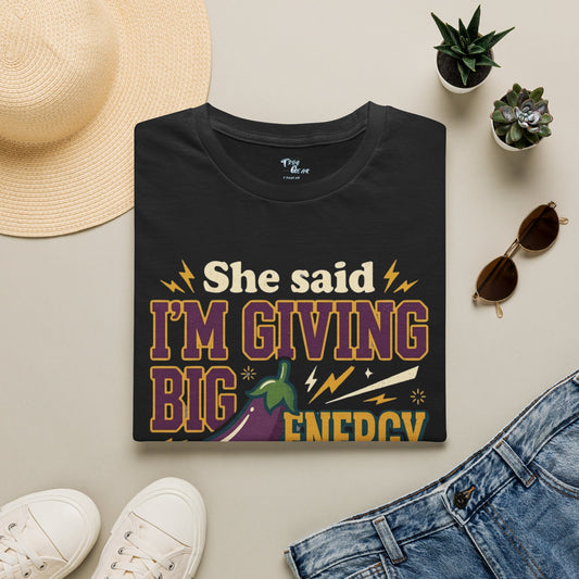 "It's Giving" Graphic Tee