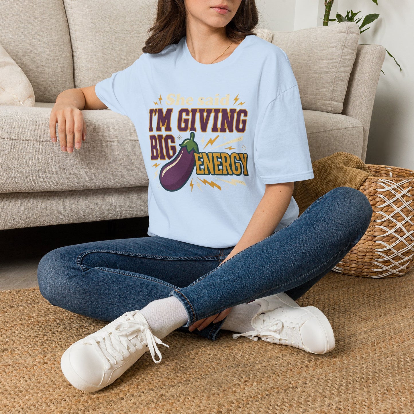 "It's Giving" Graphic Tee