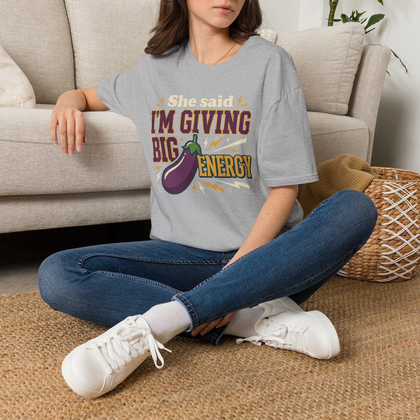 "It's Giving" Graphic Tee